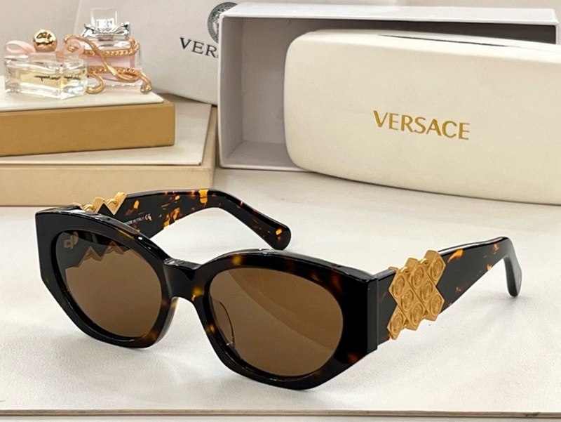 Versace Sunglasses 42